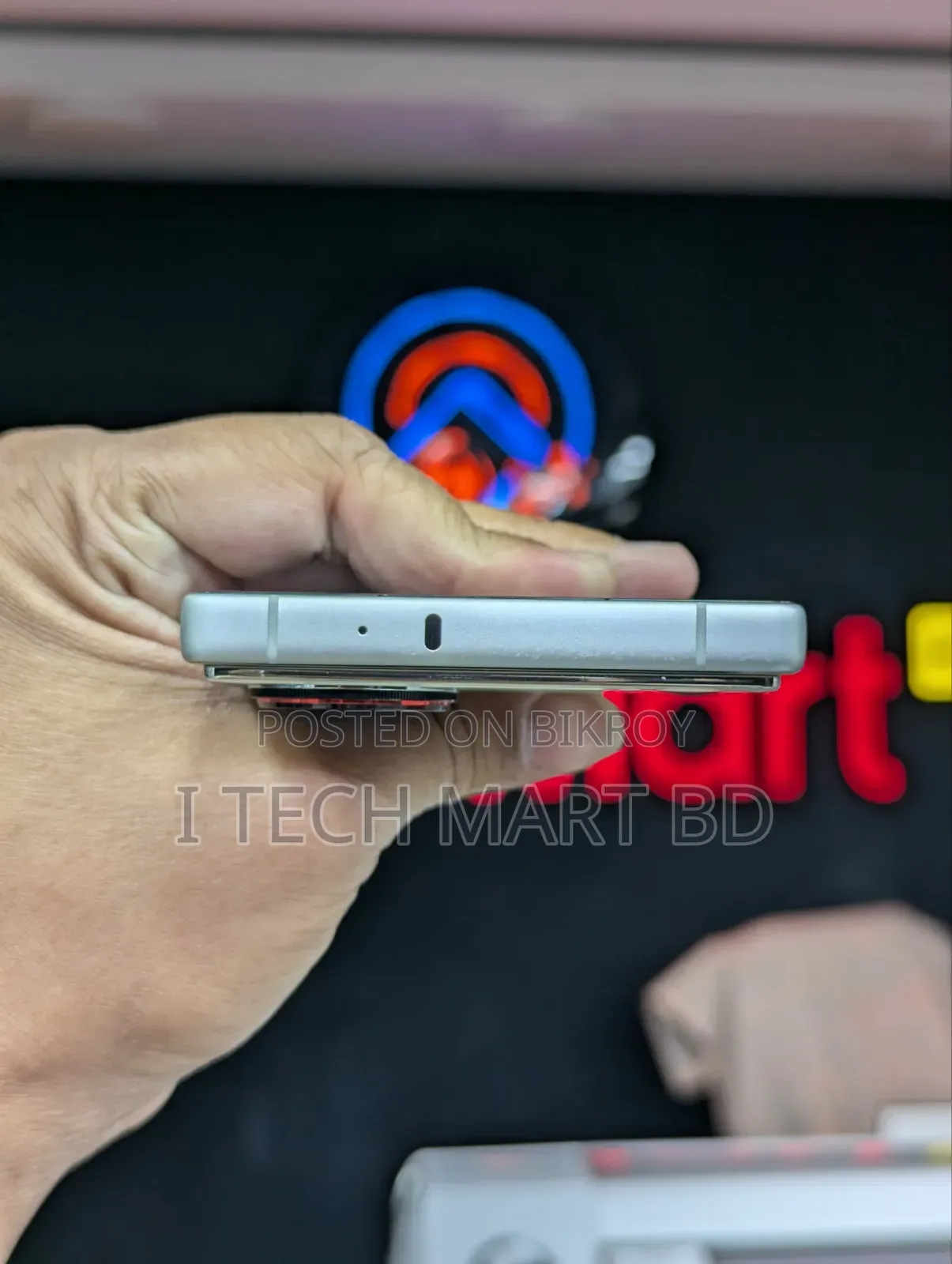 জেডটিই নুবিয়া জেড৭০ আল্ট্রা ২৫৬ জিবি সোনালী