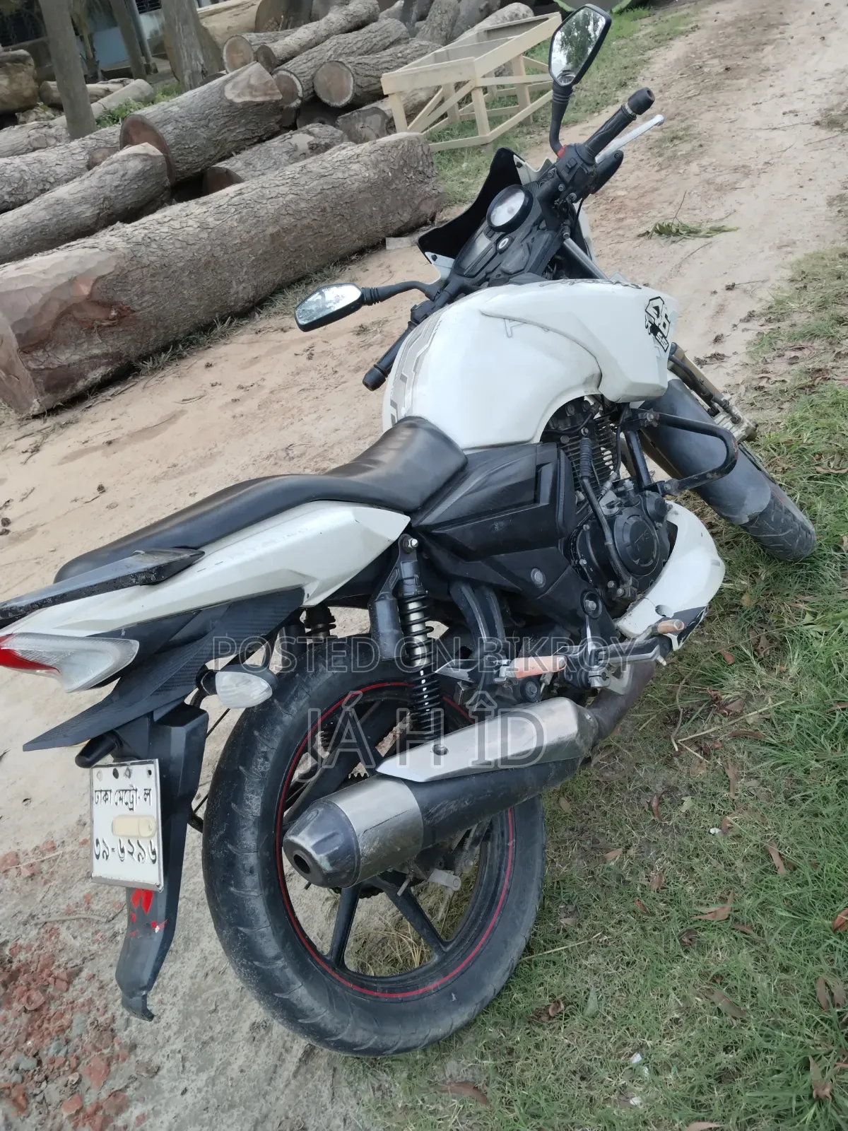 TVS Apache RTR 160 2V 2018 White
