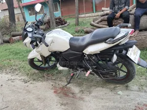 TVS Apache RTR 160 2V 2018 White