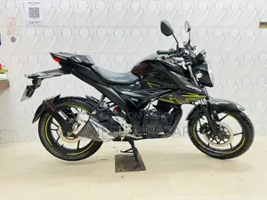 Suzuki 2023 Black motorcycle