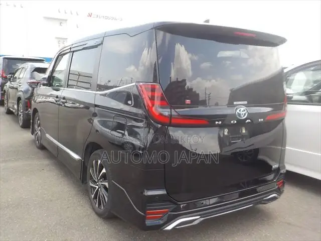 Toyota Noah 2023 Black