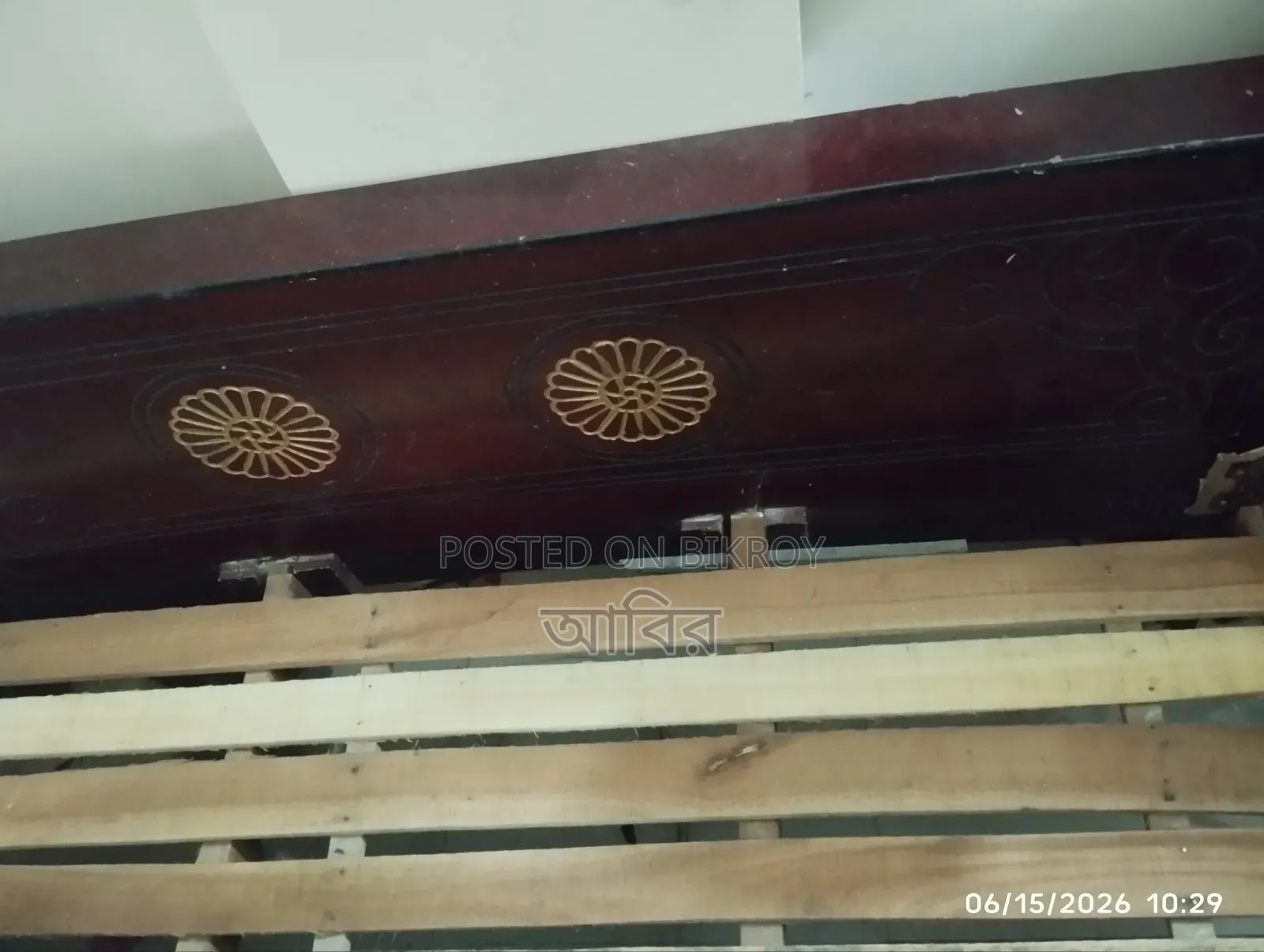 কিং সাইজ খাট ৬ ফিট বাই ৭ ফিট