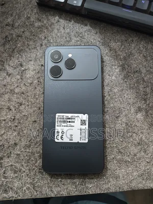 টেকনো স্পার্ক ৪০ ১২৮ জিবি কালো