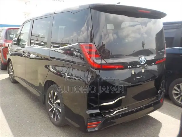 Toyota Noah 2023 Black