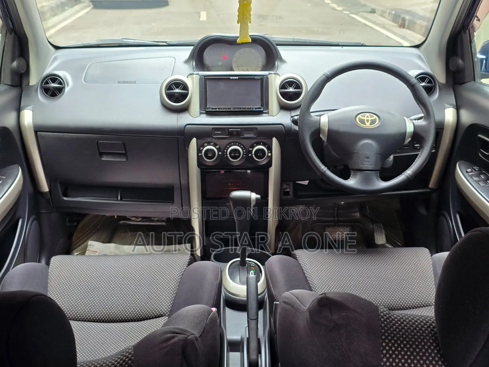 Toyota IST 2004 Blue