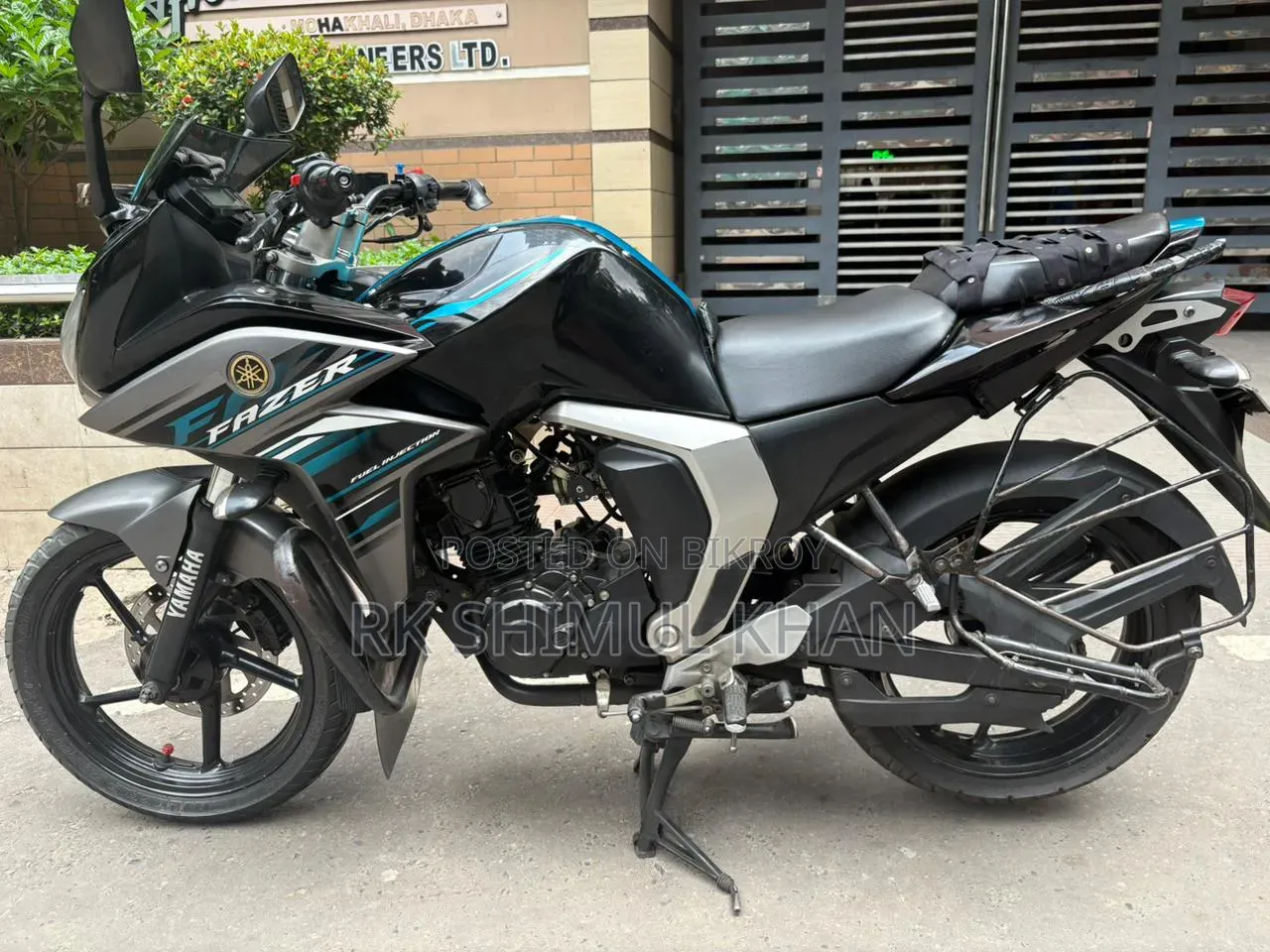 ইয়ামাহা এফজেড ২০১৮ নীল