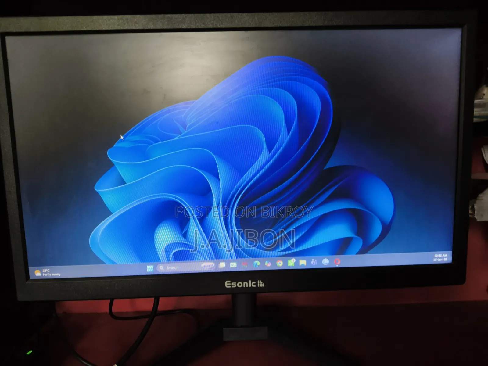 Esonic 19.5" HD+ (1600×900) Monitor