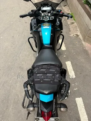 ইয়ামাহা এফজেড ২০১৮ নীল