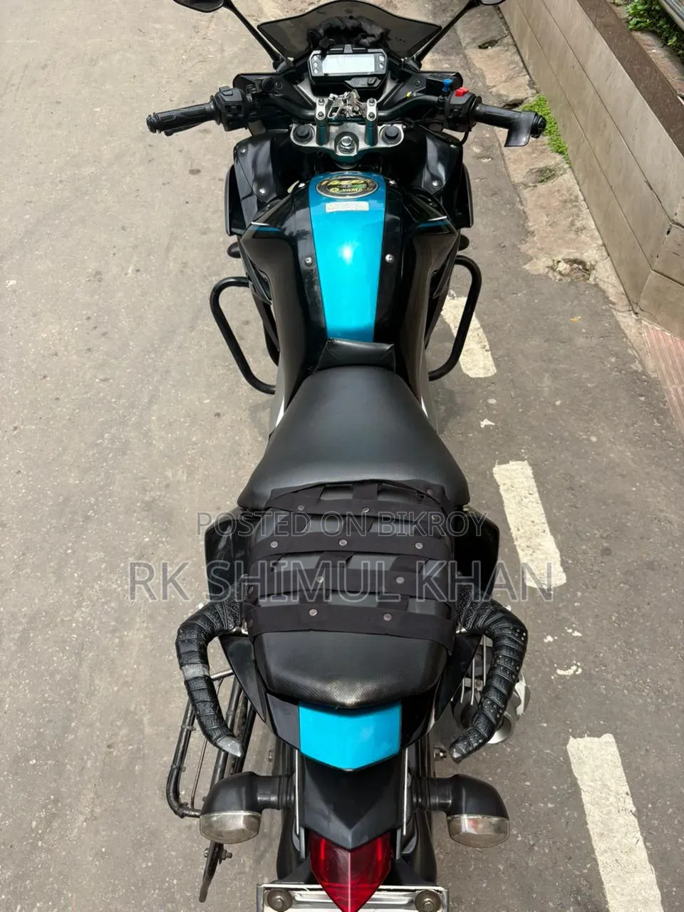ইয়ামাহা এফজেড ২০১৮ নীল