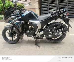 ইয়ামাহা এফজেড ২০১৮ নীল