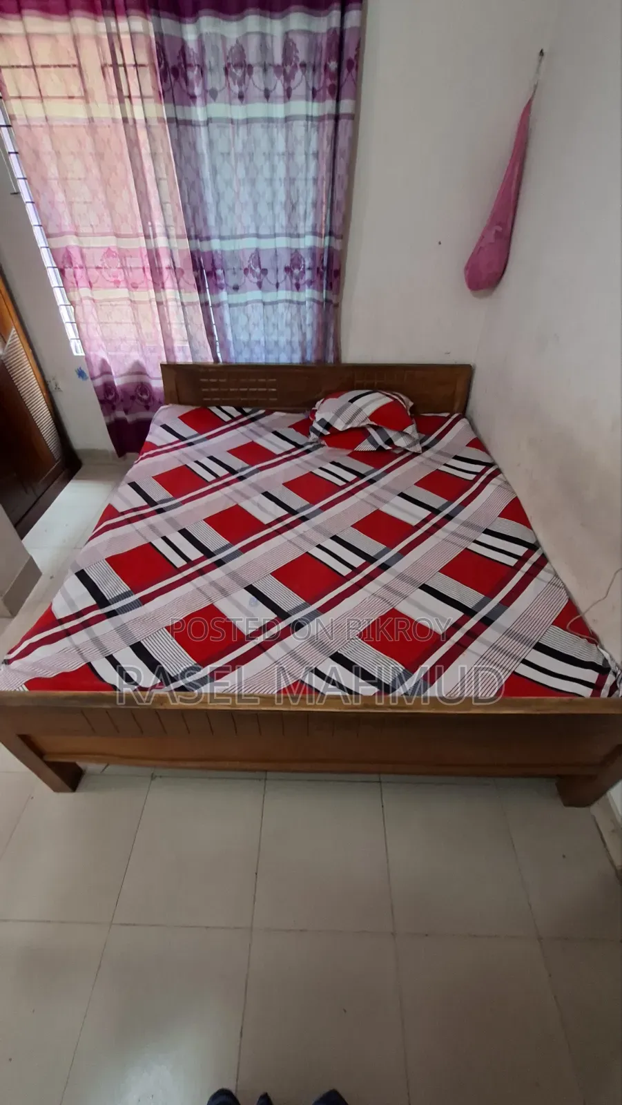 ৬/৭ কিং সাইজ খাট। বাসা ছেড়ে দিব তাই বিক্রি করব।