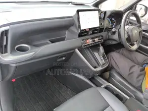 Toyota Noah 2023 Pearl