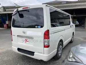 Toyota HiAce 2021 Pearl