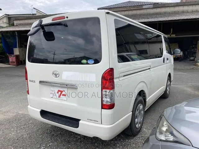 Toyota HiAce 2021 Pearl