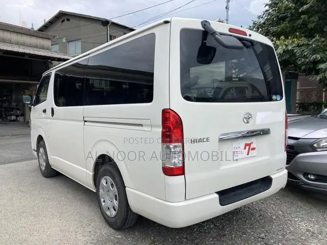 Toyota HiAce 2021 Pearl
