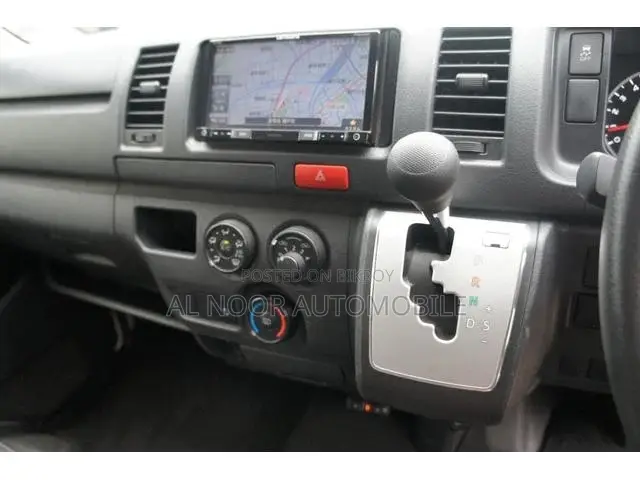 Toyota HiAce 2021 Pearl
