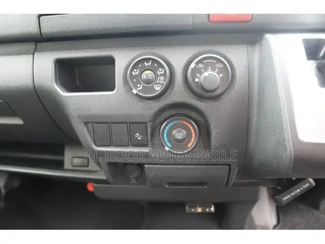 Toyota HiAce 2021 Pearl