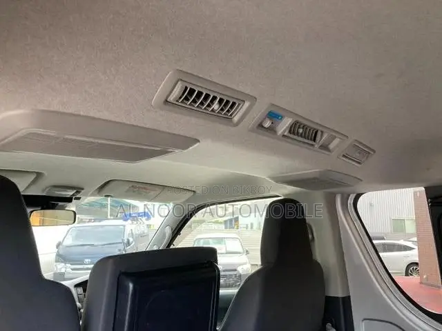Toyota HiAce 2021 Pearl