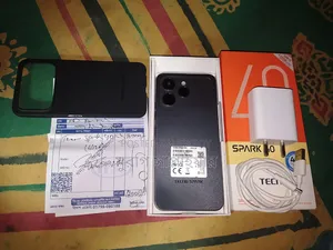 টেকনো স্পার্ক ৪০ ১২৮ জিবি ব্ল্যাক