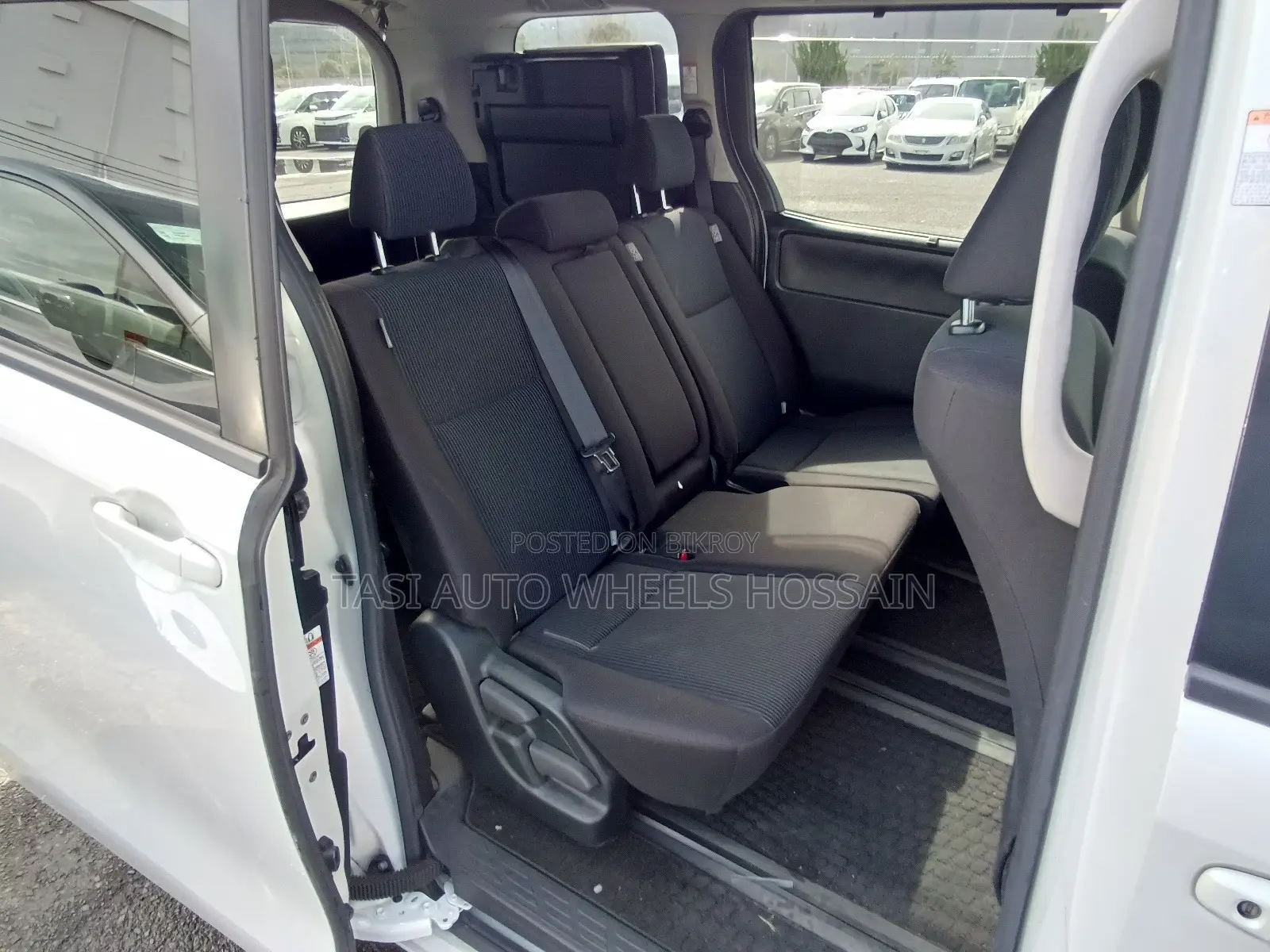 Toyota Noah 2.0 All-Wheel Drive (7 Seater) 2021 Pearl