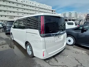 Toyota Noah 2.0 All-Wheel Drive (7 Seater) 2021 Pearl
