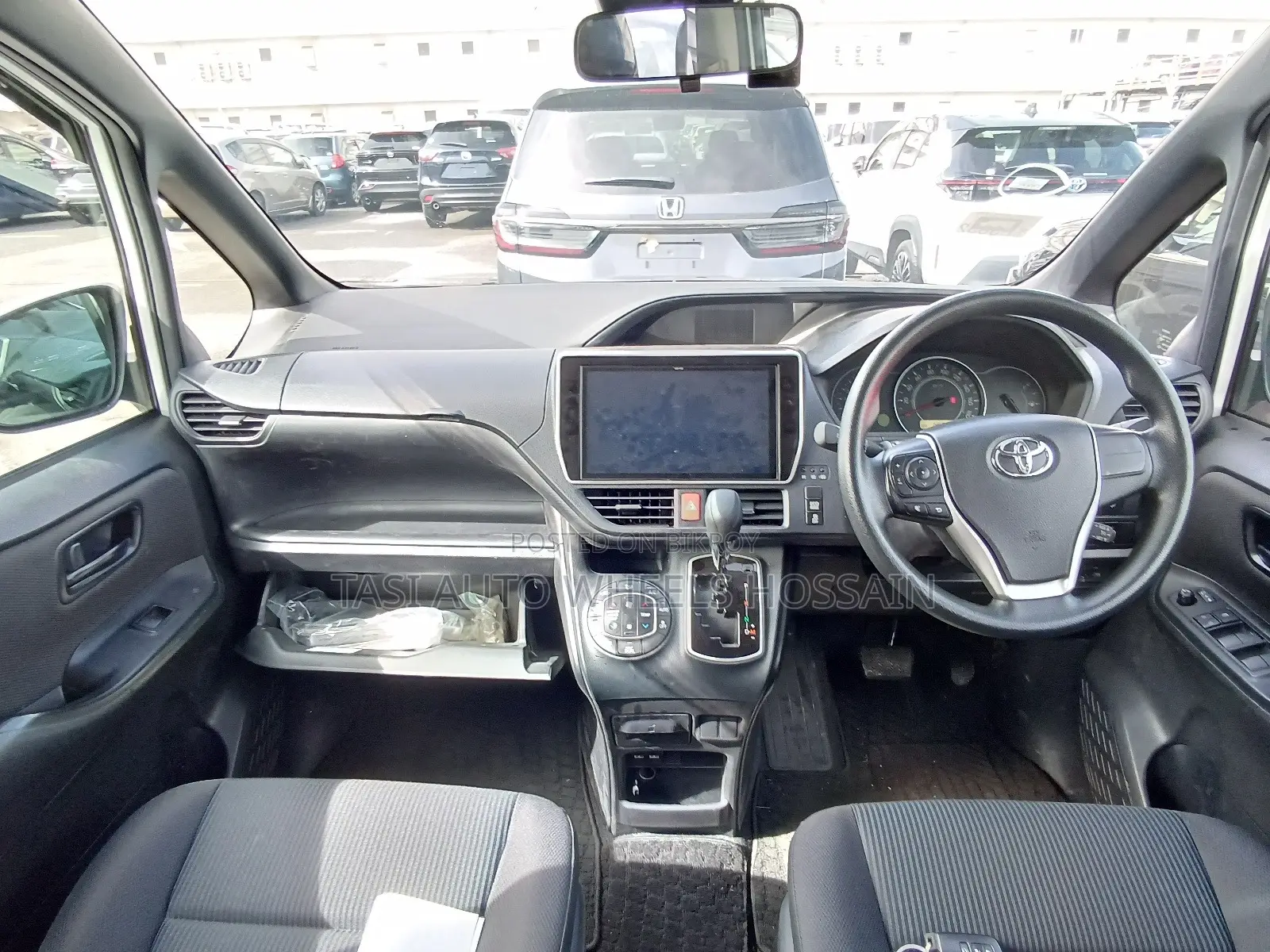 Toyota Noah 2.0 All-Wheel Drive (7 Seater) 2021 Pearl
