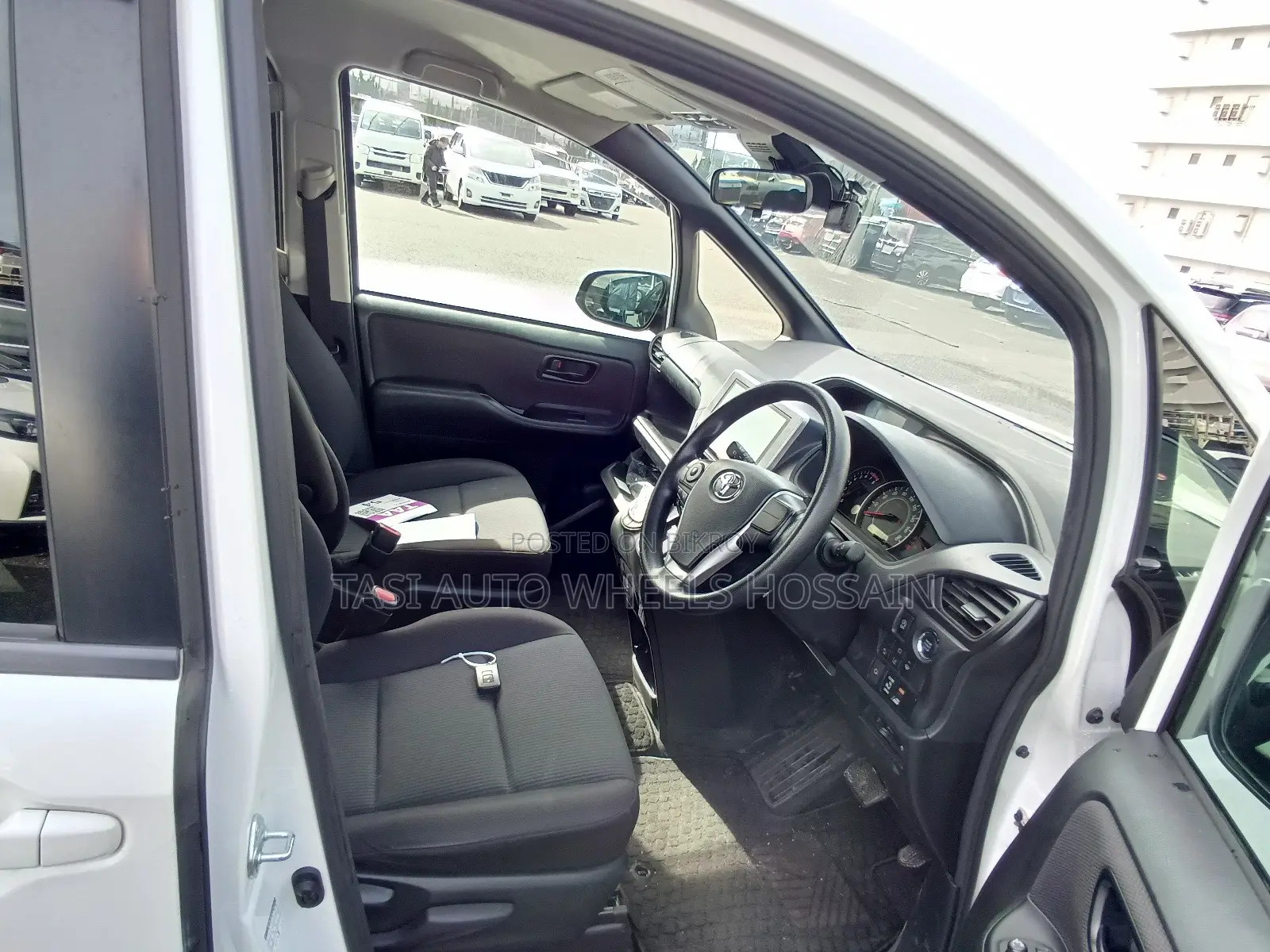 Toyota Noah 2.0 All-Wheel Drive (7 Seater) 2021 Pearl