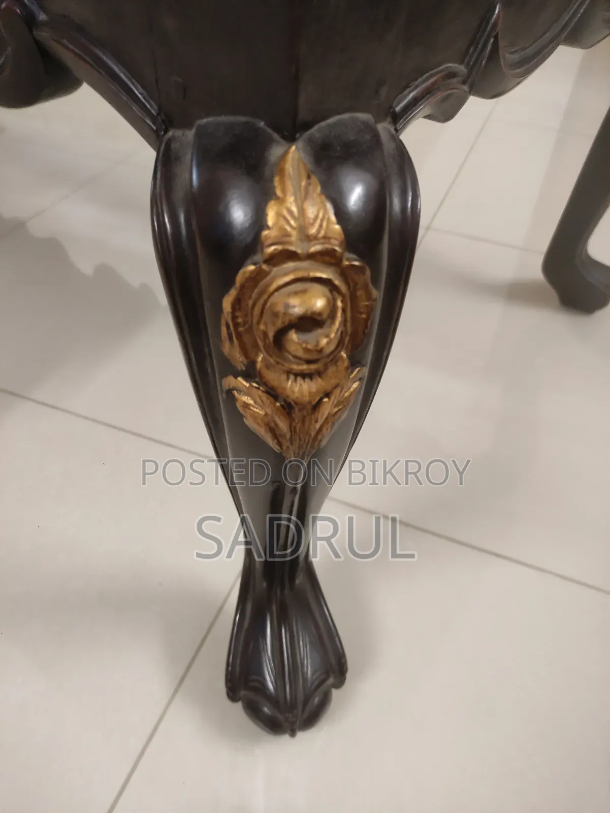 অ্যান্টিক সেন্টার টেবিল