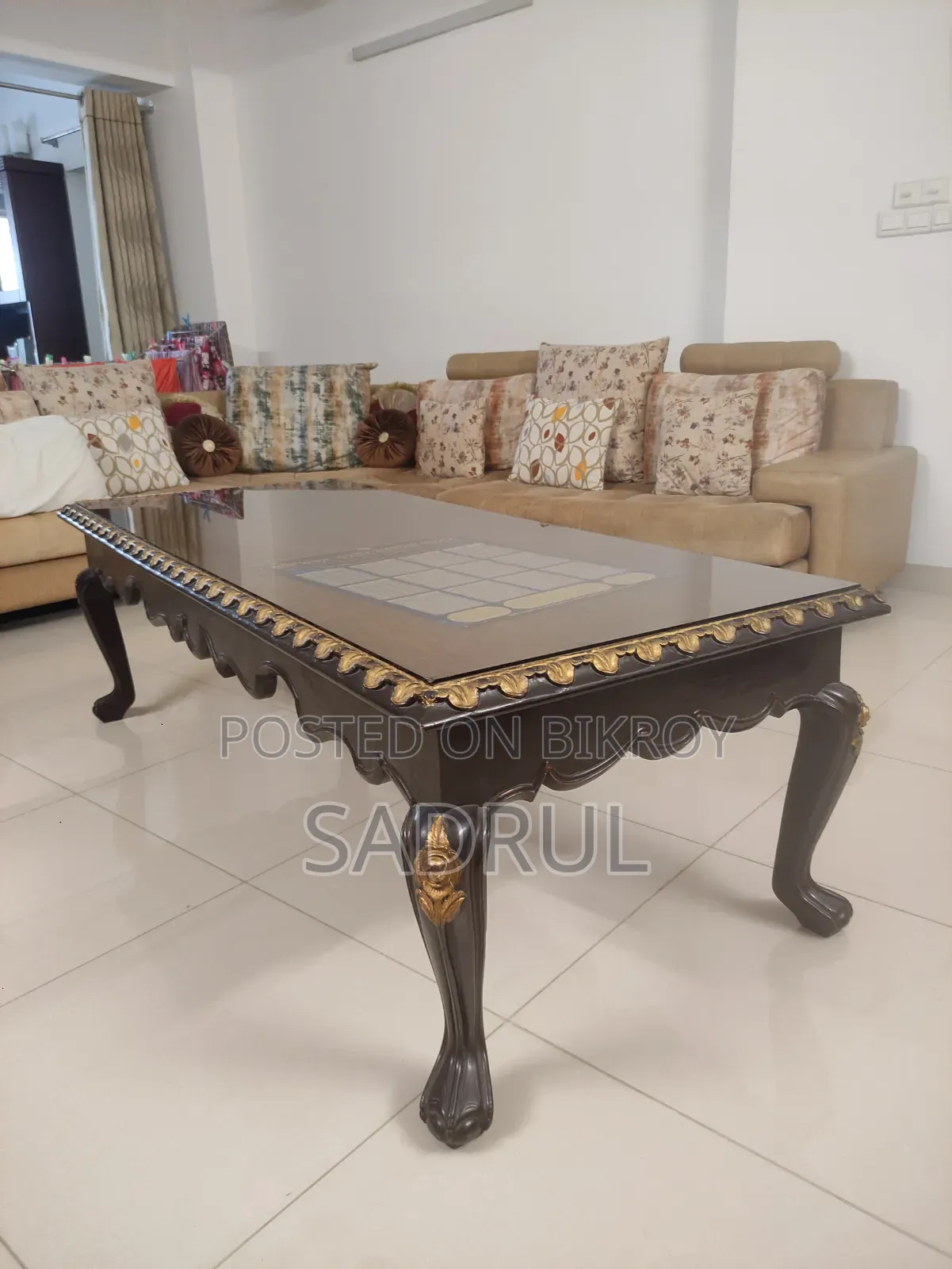 অ্যান্টিক সেন্টার টেবিল