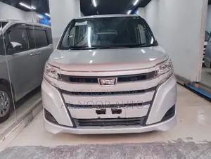টয়োটা নোয়াহ ২০২১ সিলভার