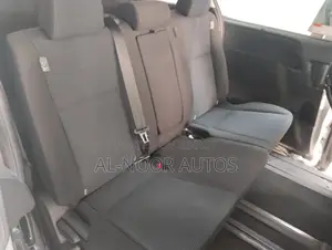 টয়োটা নোয়াহ ২০২১ সিলভার
