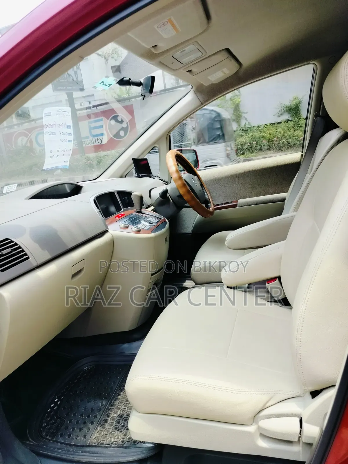 Nissan Presage 2005 Red