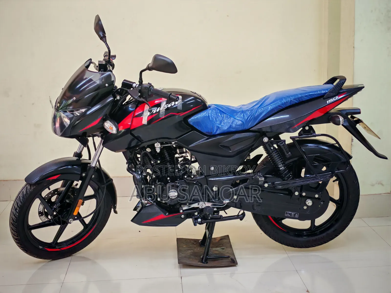 Bajaj Pulsar 150 2025 Black