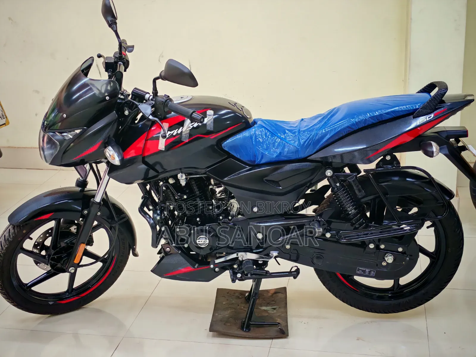 Bajaj Pulsar 150 2025 Black