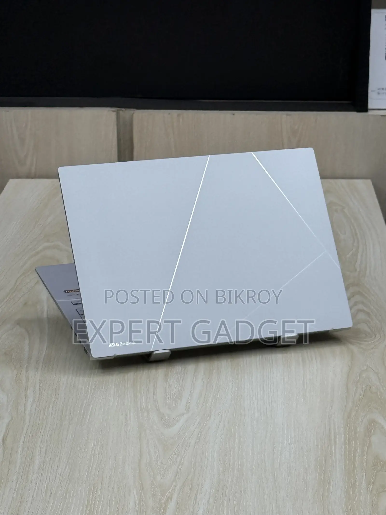Laptop Asus ZenBook UX330UA 32GB Intel Core Ultra 9 SSD 1TB