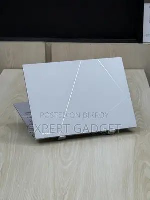 Laptop Asus ZenBook UX330UA 32GB Intel Core Ultra 9 SSD 1TB