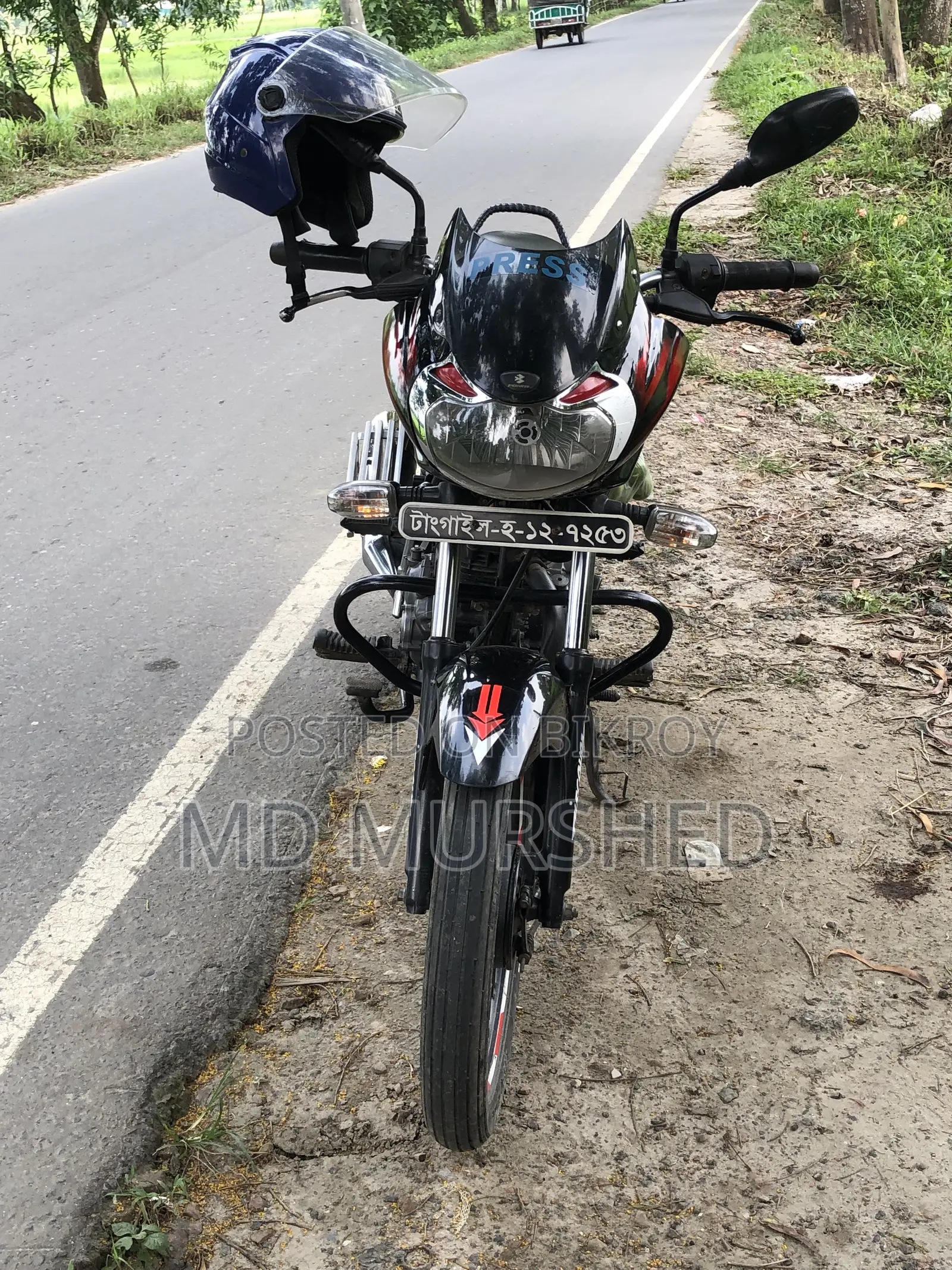 বাজাজ ডিসকভার ১২৫ ২০১৬ কালো