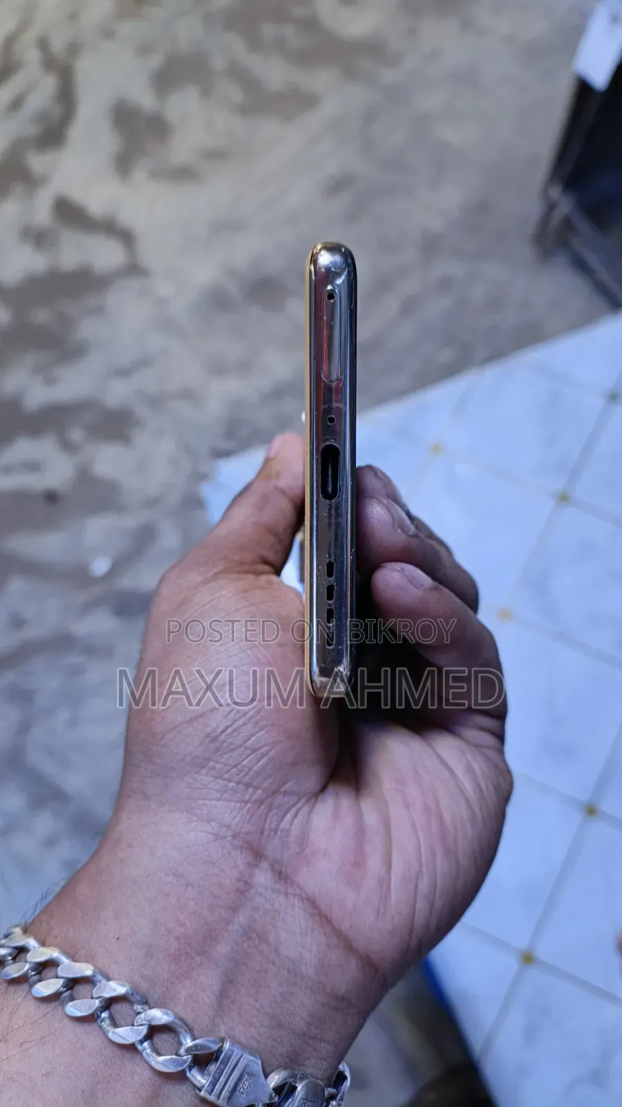 Infinix 256 GB Gold