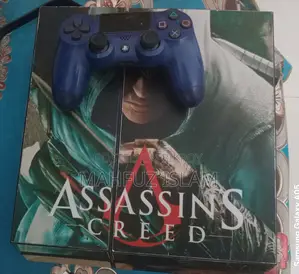PS4 Jailbroken 500GB for sale with an original controller