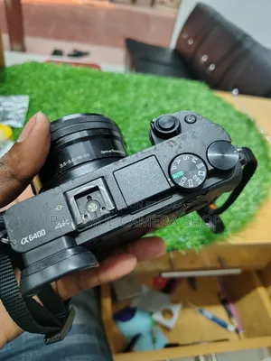 Sony Alpha A6400 Mirrorless Camera With 16-50mm Kit Lens