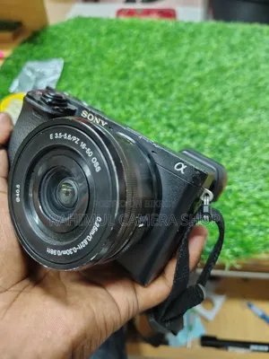 Sony Alpha A6400 Mirrorless Camera With 16-50mm Kit Lens