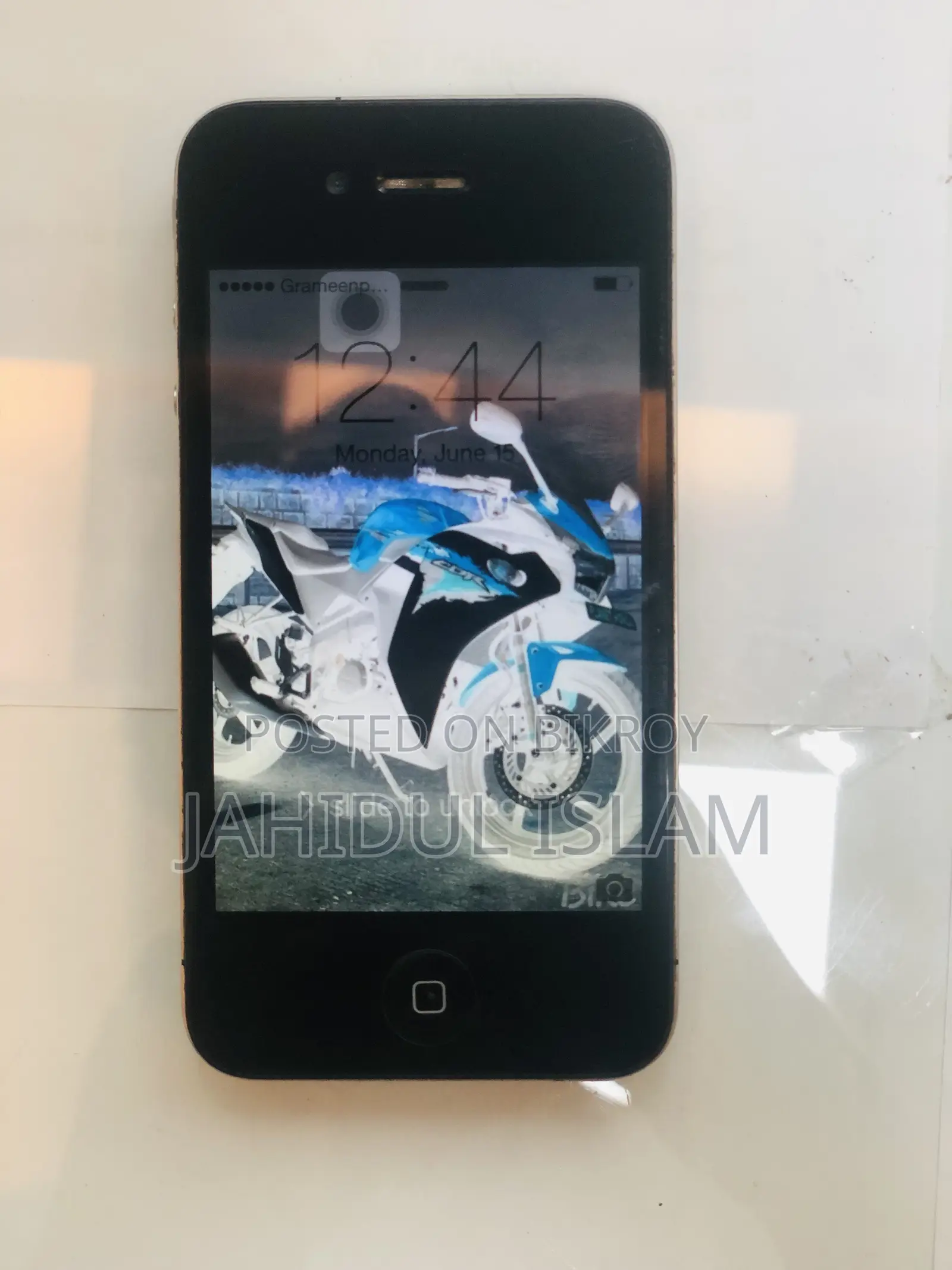 Apple iPhone 4 16 GB Black