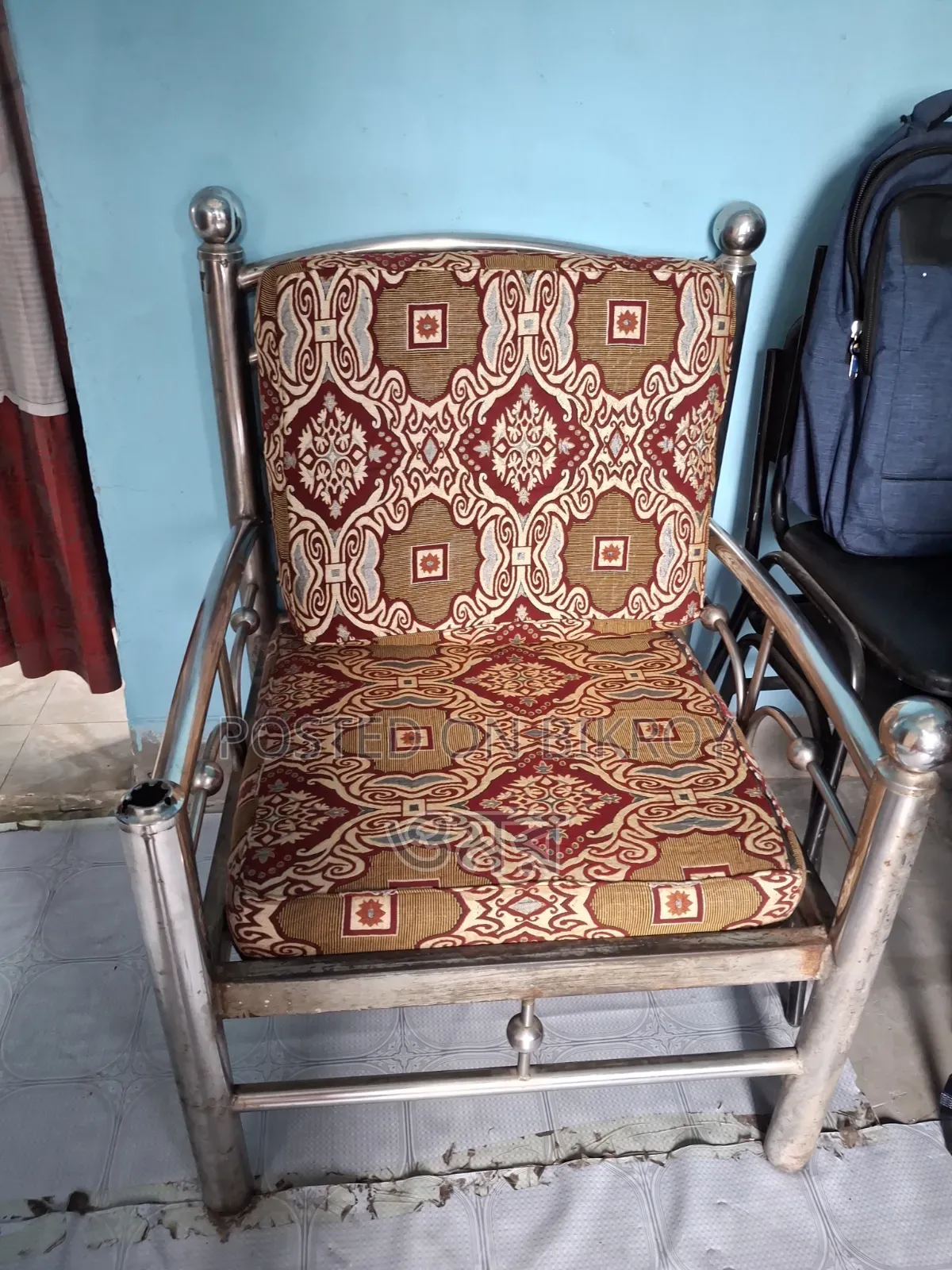 স্টীলের সোফা