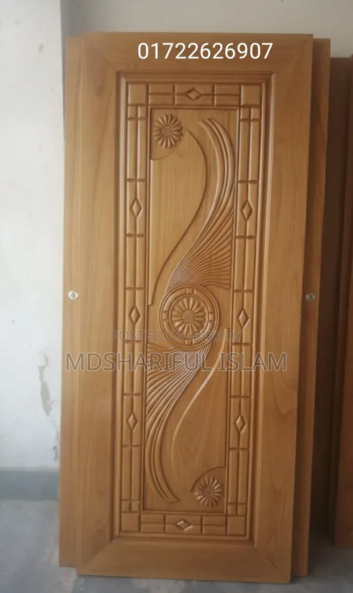 মেহগনি কাঠের দরজা