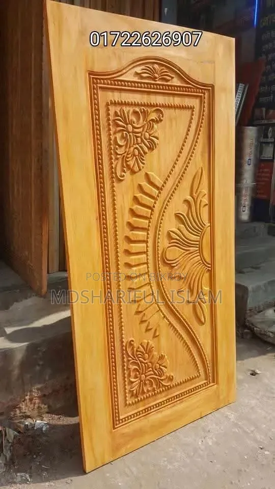 মেহগনি কাঠের দরজা