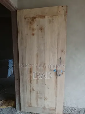 চৌকাঠ সহ দরজা