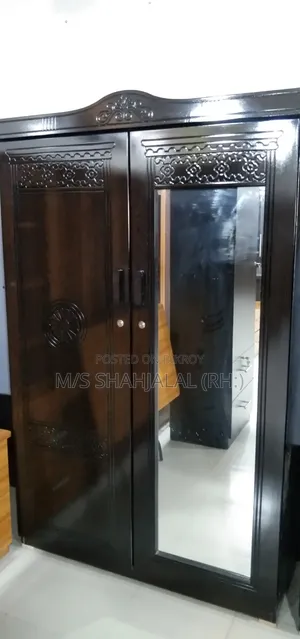 আলমারি মালয়েশিয়ান কাঠ