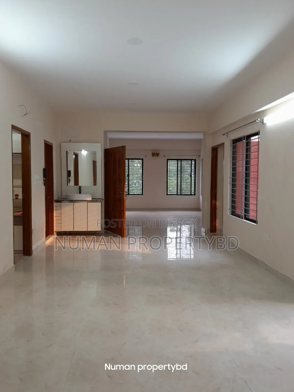 4-bedroom Apartment in Numan Property Bd, Basundhara for rent