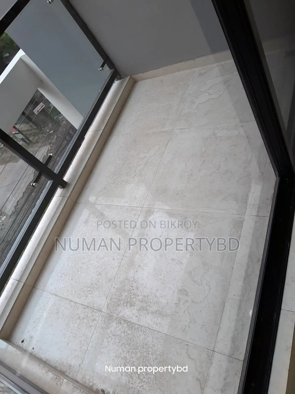 4-bedroom Apartment in Numan Property Bd, Basundhara for rent