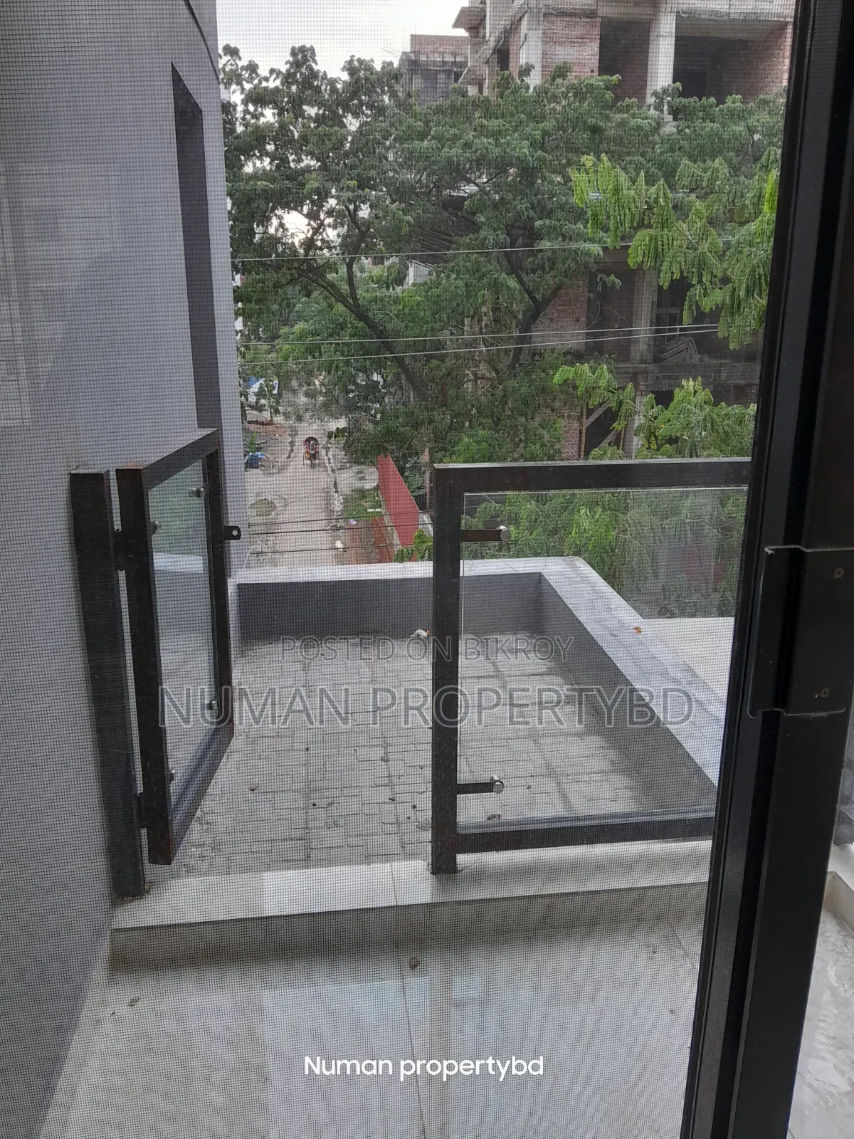 4-bedroom Apartment in Numan Property Bd, Basundhara for rent